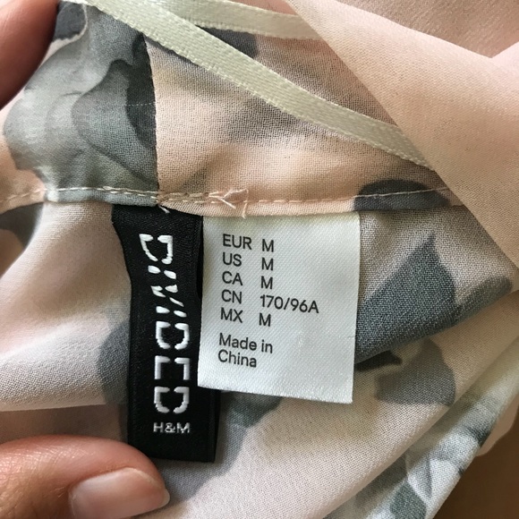 H&M Sheer Floral Robe - Picture 3 of 4